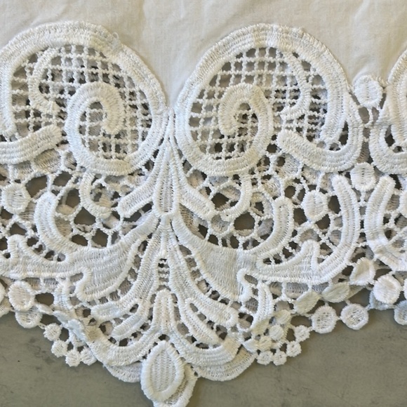 Banana Republic Tank top 100% cotton +lace border hemline bright white size XS - Picture 13 of 14